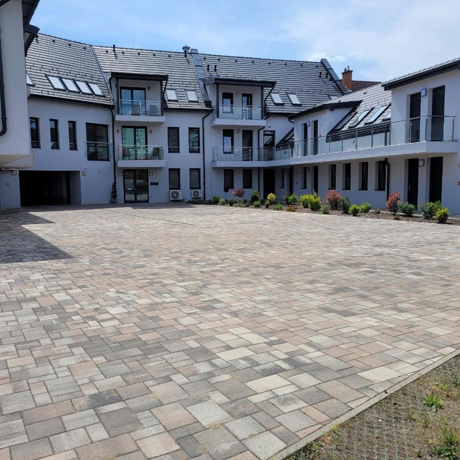 Silver Lodge Apartments Eger Buitenkant foto