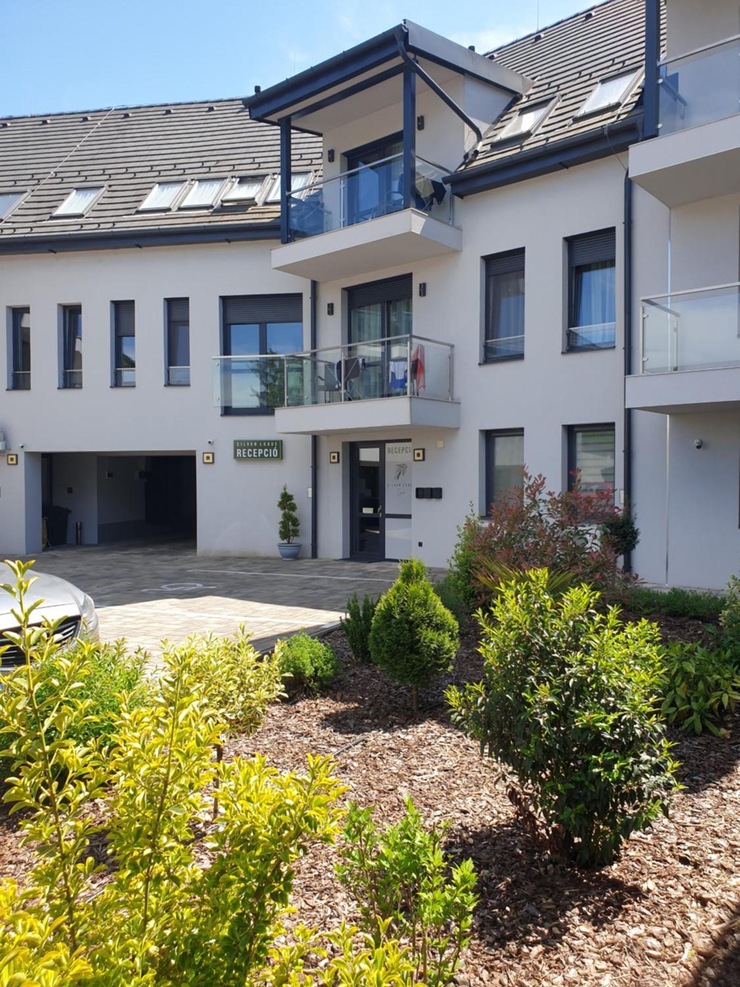 Silver Lodge Apartments Eger Buitenkant foto